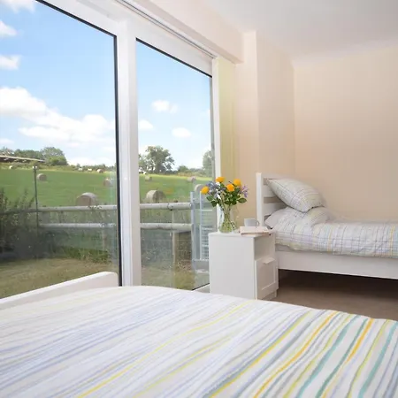 2 Bed In 75697 Дом отдыха Бристоль