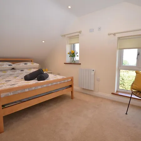 Дом отдыха 2 Bed In 75697 *