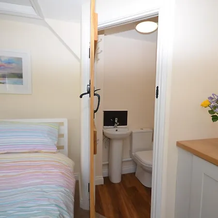 2 Bed In Oc-75697 Feriehus