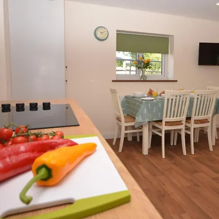 Будинок відпочинку 2 Bed In Oc-75697 *